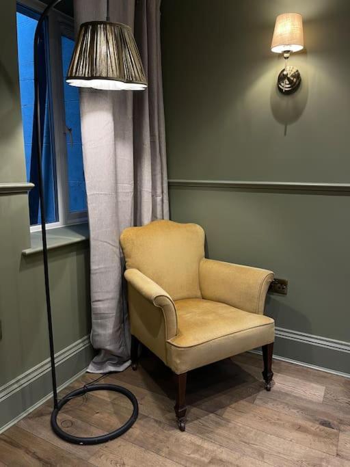 Peaceful Apartment In The Heart Of Frome Extérieur photo
